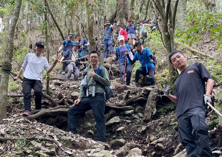 Lucidity Employees conquer Maolin mountain